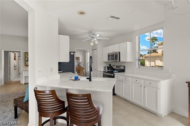 Building Photo - 9050 Las Maderas Dr