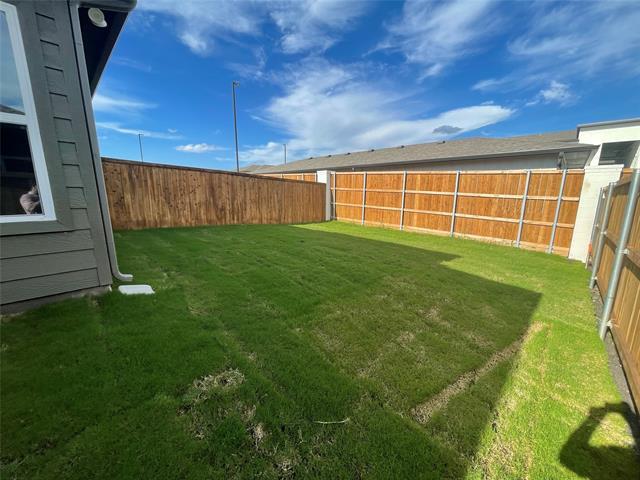 Building Photo - 2813 Peony Dr