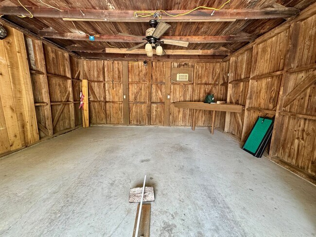 Building Photo - Nature Lovers - 3 Bed, 1 Bath Home w/ 1 Car Garage Close to Downtown Franklin