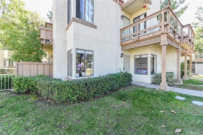 Building Photo - 22757 Lakeway Dr