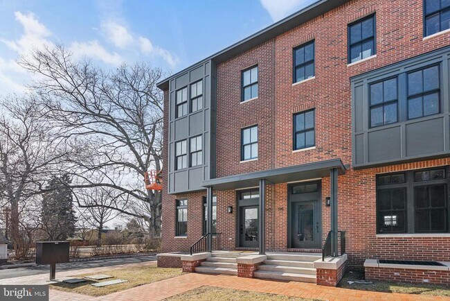 Building Photo - 113 Thornton Ln