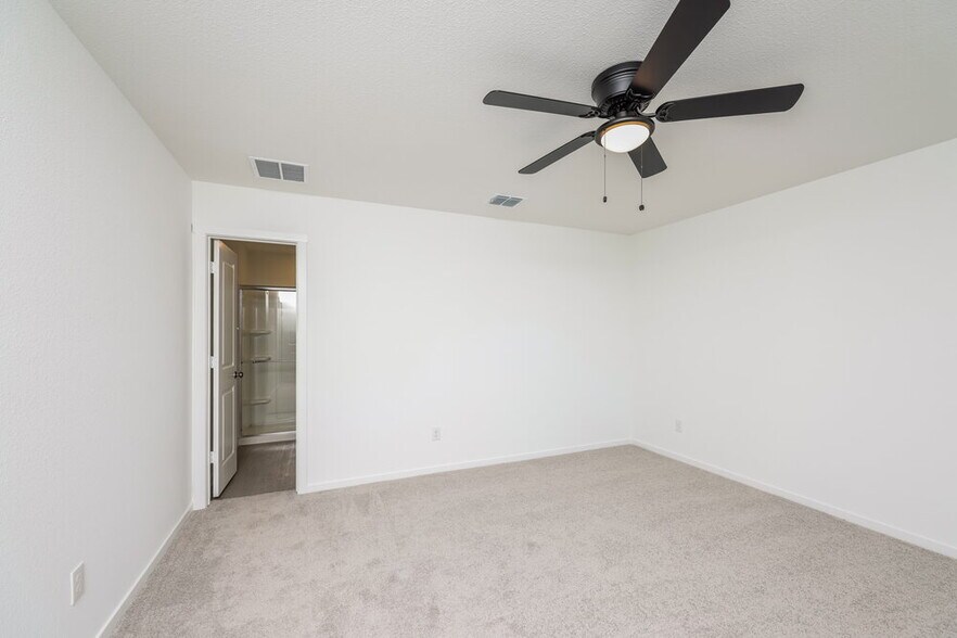 Building Photo - 1235 Maple St