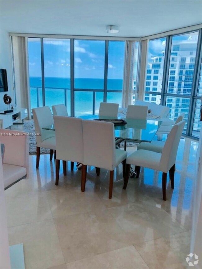 Building Photo - 3101 S Ocean Dr