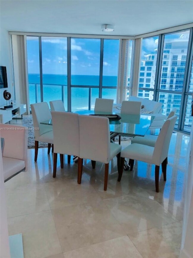 Primary Photo - 3101 S Ocean Dr