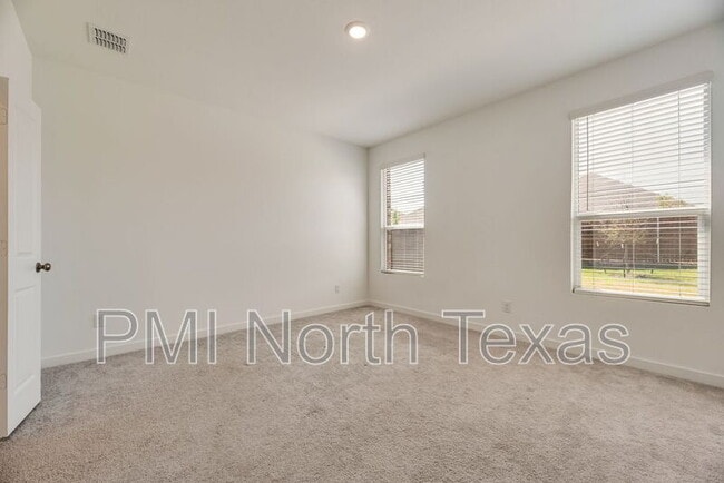 Building Photo - 1336 Francesca Dr