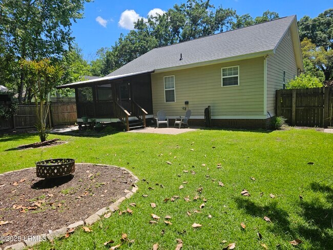Building Photo - 2717 Oaklawn Ave
