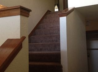 Building Photo - Riverview Townhome Apartments