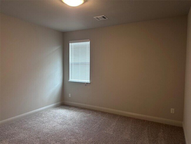 Building Photo - 3205 Lucia Wy