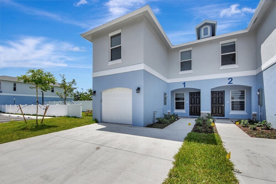 Building Photo - 3871 Patio Ct