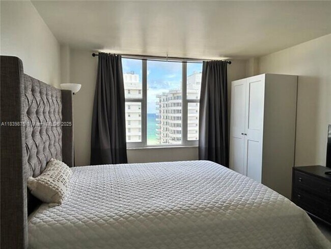 Building Photo - 5600 Collins Ave
