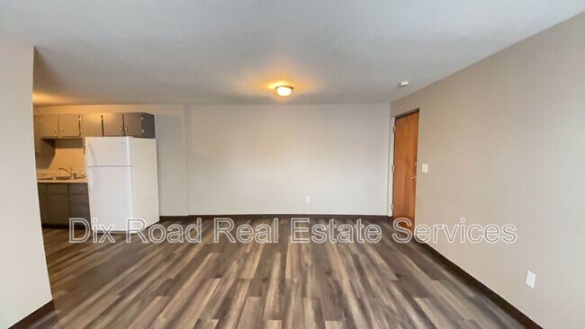 Building Photo - 739 Trumbull St