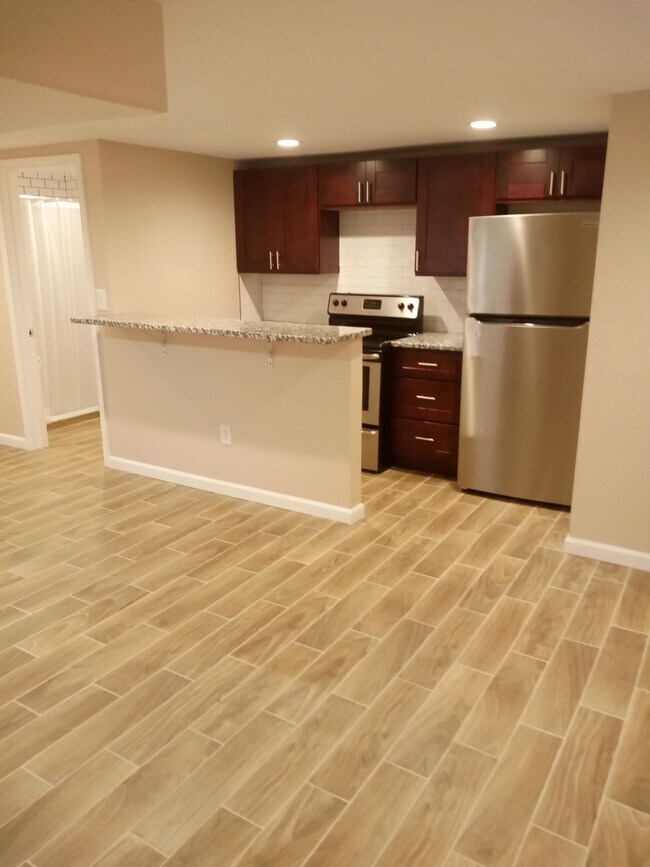 Building Photo - 2649 Wentworth Road, Unit 3