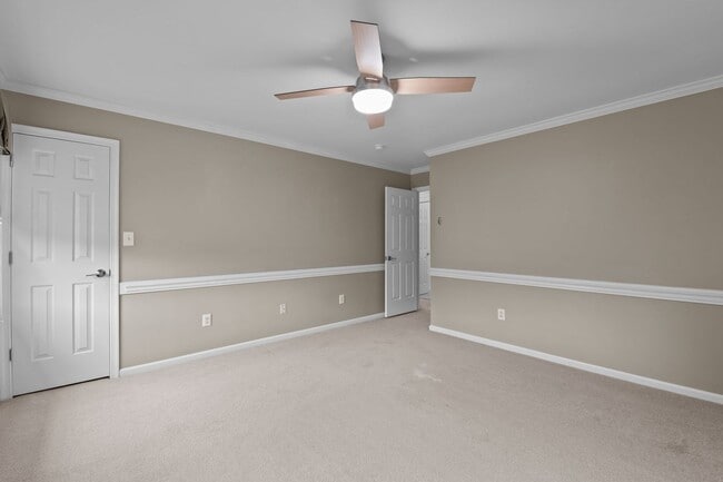 Building Photo - Your Dream Home Awaits!
