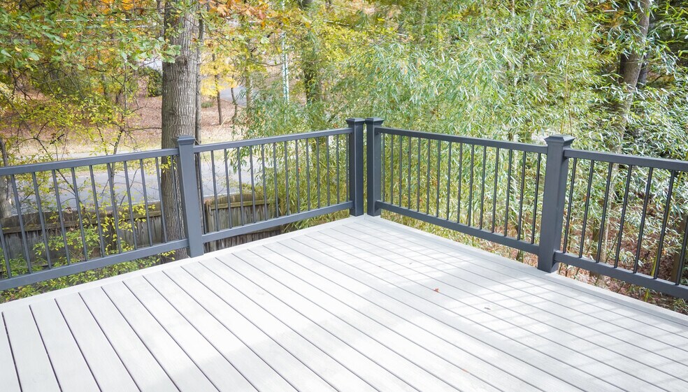 Building Photo - 3801 Lake Point Cir