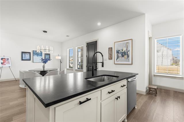 Building Photo - 15627 Rue Dr