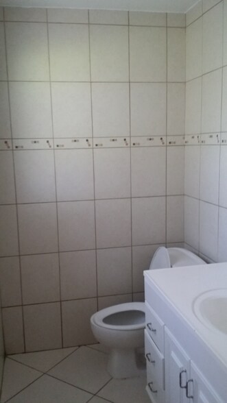 Building Photo - 2300 Campagna Dr