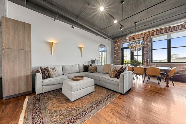 Building Photo - 3180 Mathieson Dr NE