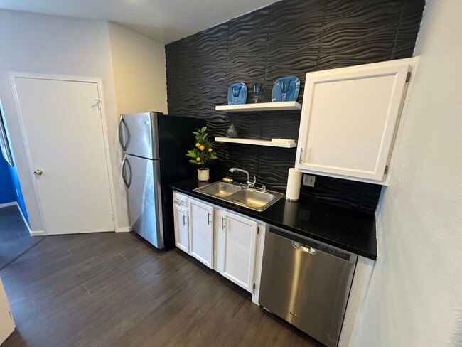 Building Photo - FULLY FURNISHED 2BEDROOM CONDO IN 89123