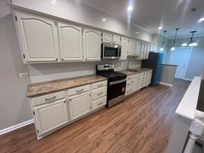Kitchen - 1127 S Carey St