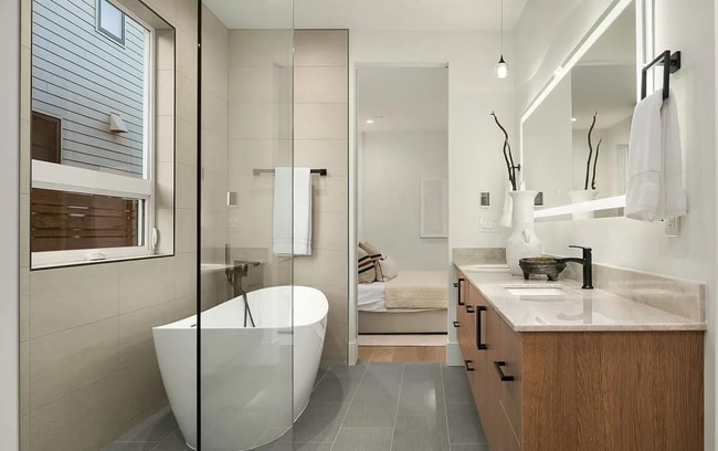 Building Photo - 421 14th Ave W