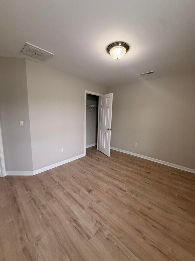 Building Photo - 157 Palmer Dr