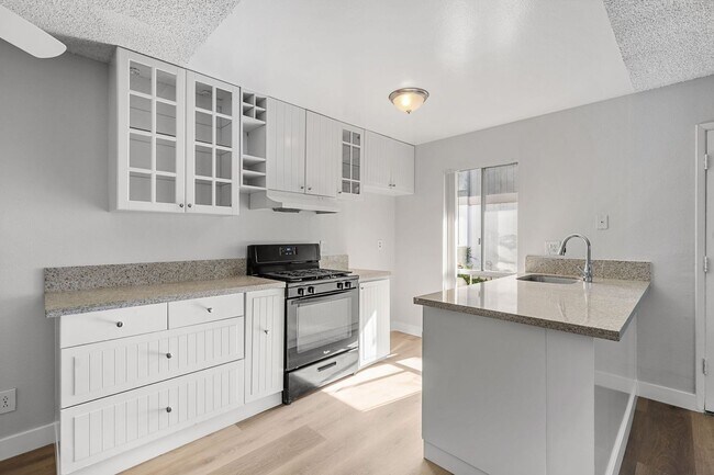 Primary Photo - 1 Bedroom 1 Bath Apartment Close to South ...