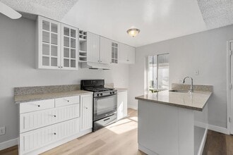 Building Photo - 1 Bedroom 1 Bath Apartment Close to South ...