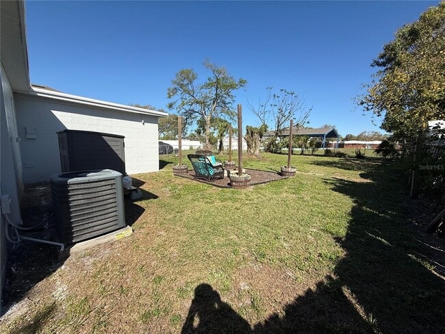 Building Photo - 3605 W Iowa Ave