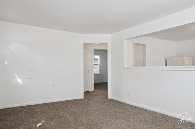 Building Photo - 3 Bedroom Ranch in Eastpointe! - $1,300