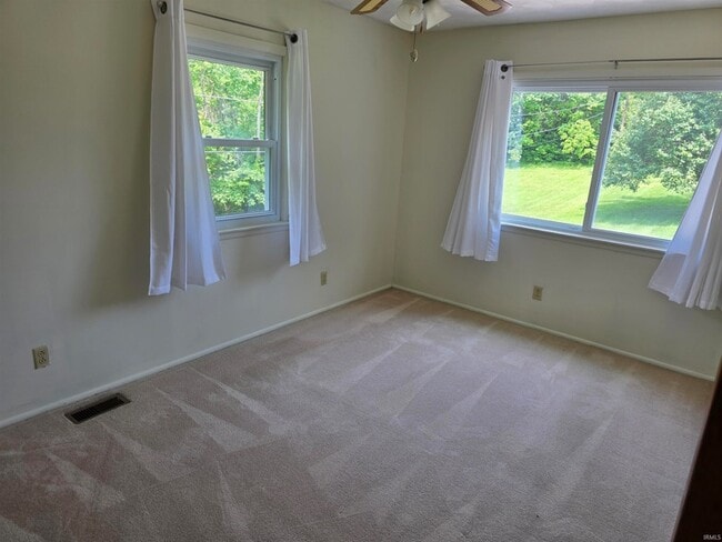 Building Photo - 1619 W Arlington Rd