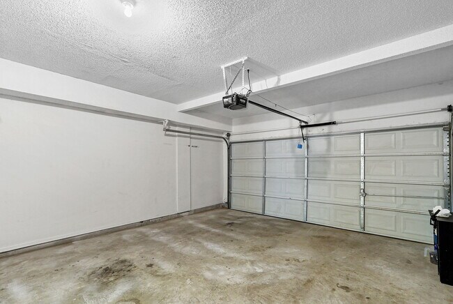 Building Photo - 14180 Robert Ituarte Dr