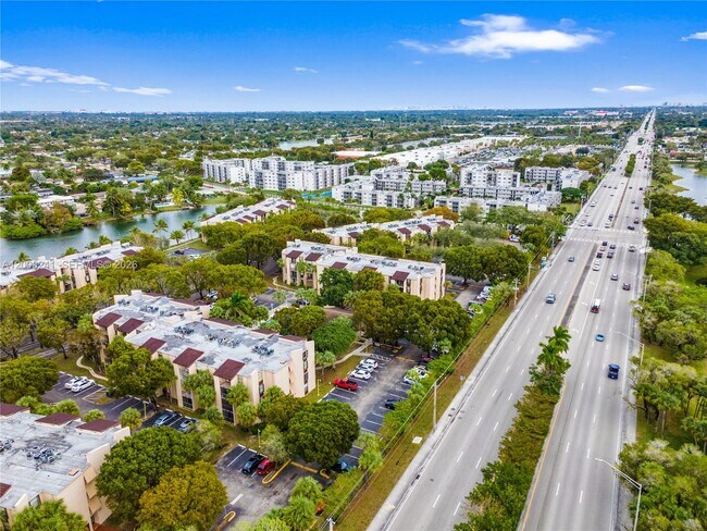 Building Photo - 14415 N Kendall Dr