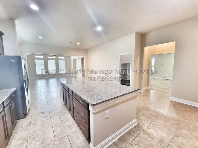 Building Photo - 4820 Piares Ln