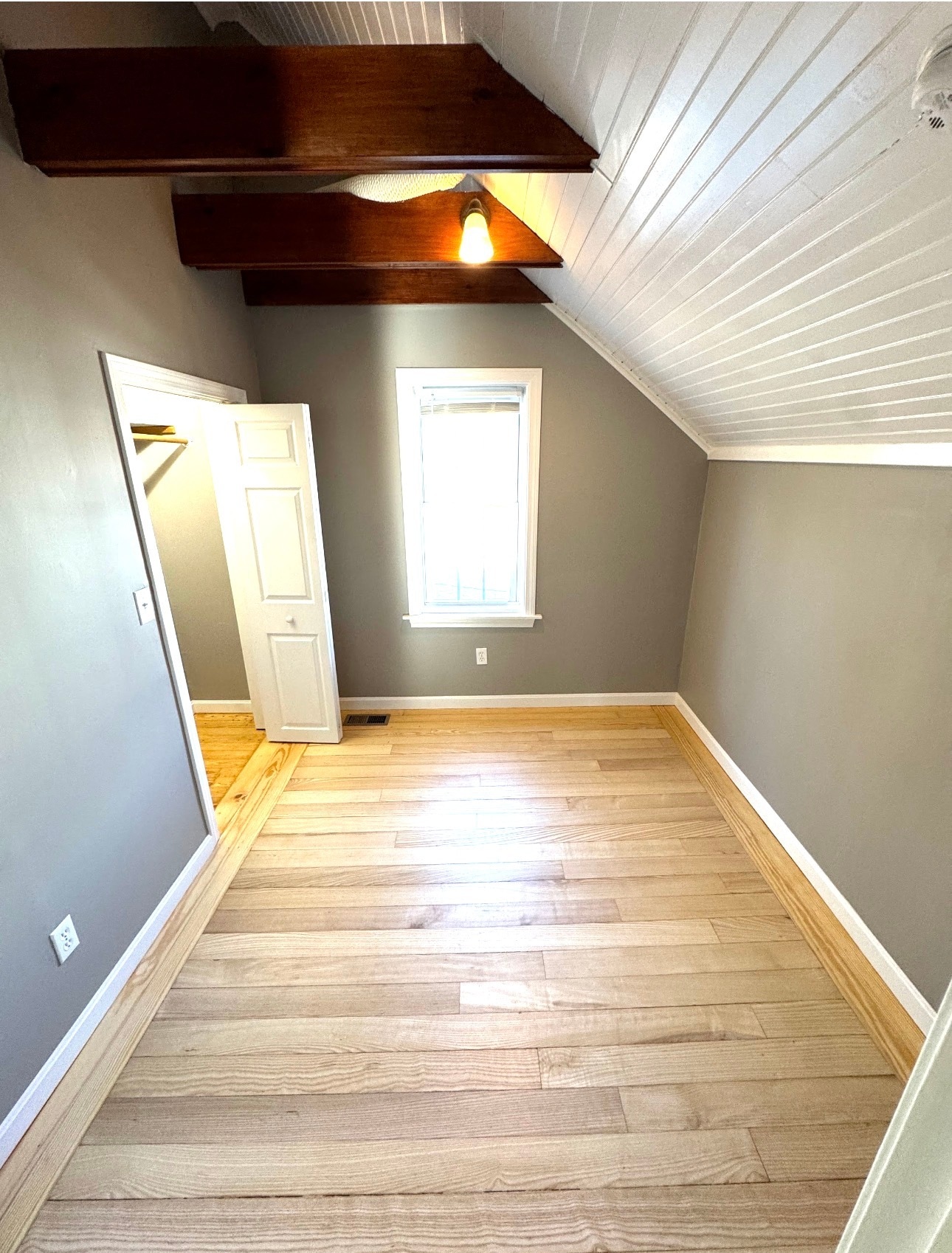 Building Photo - 12 Myrtle St