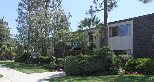 Building Photo - Glenwood Court