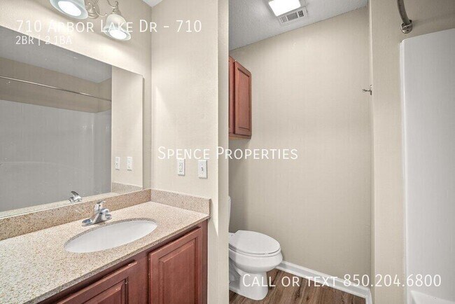 Building Photo - 722 Arbor Lake Dr