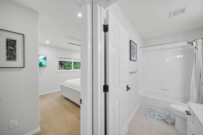 Building Photo - Fully Furnished 3 beds 3 bath Annual Rental with Private Heated Pool in Ventura Pelican Marsh