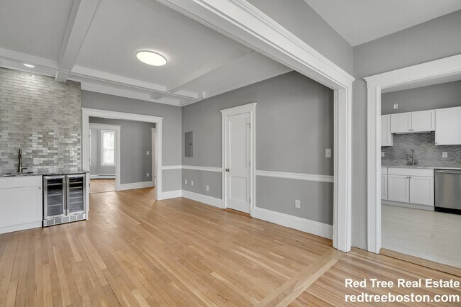 Primary Photo - 142 Sutherland Rd