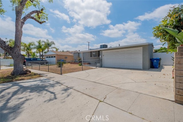 Building Photo - 7865 Cantaloupe Ave