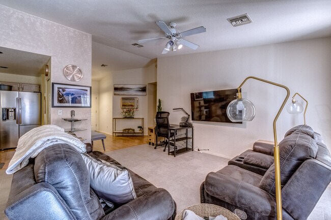 Building Photo - 10407 N Fair Desert Dr