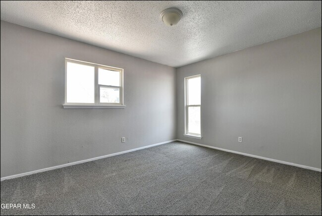 Building Photo - 6913 Pamlico Dr