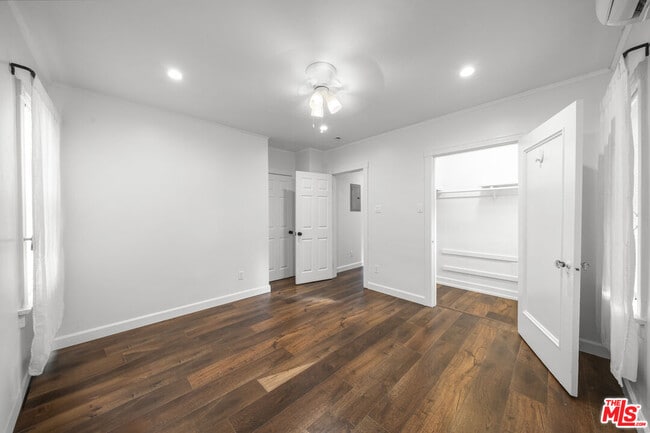 Building Photo - 369 S Virgil Ave