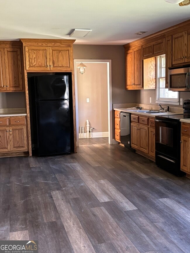 Building Photo - 631 Garden Ln