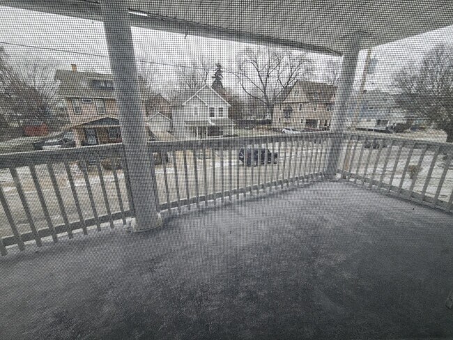 Building Photo - 10602 Earle Ave