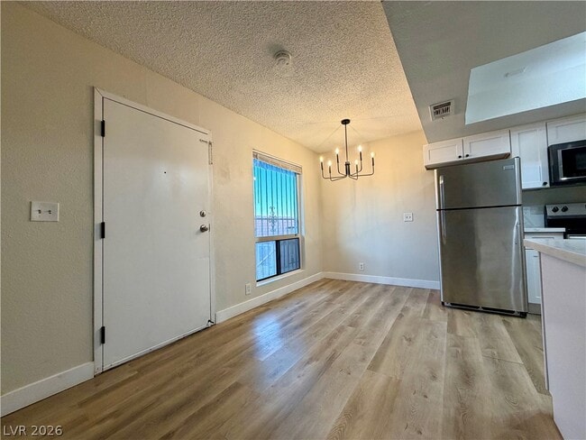 Building Photo - 4300 N Lamont St