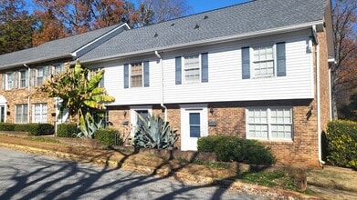 Building Photo - Three Bedroom Townhouse for Rent in Spartanburg SC with Move-In Special!