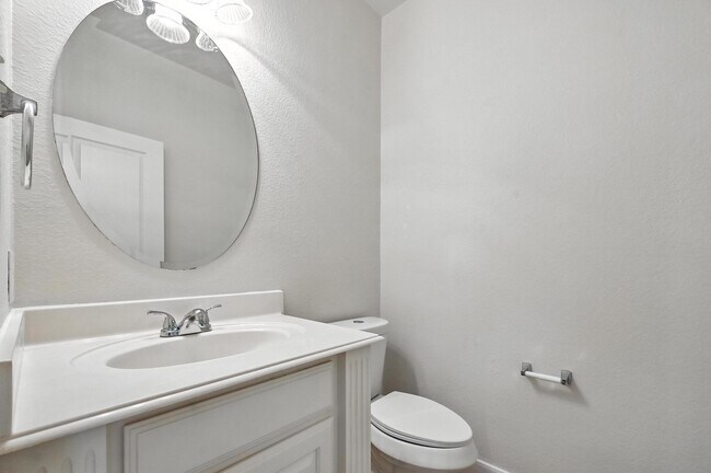 Building Photo - 14743 Daneway Dr