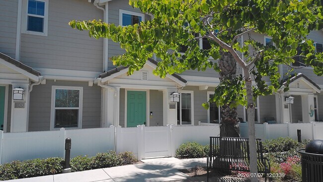 Building Photo - 502 Surfbird Ln