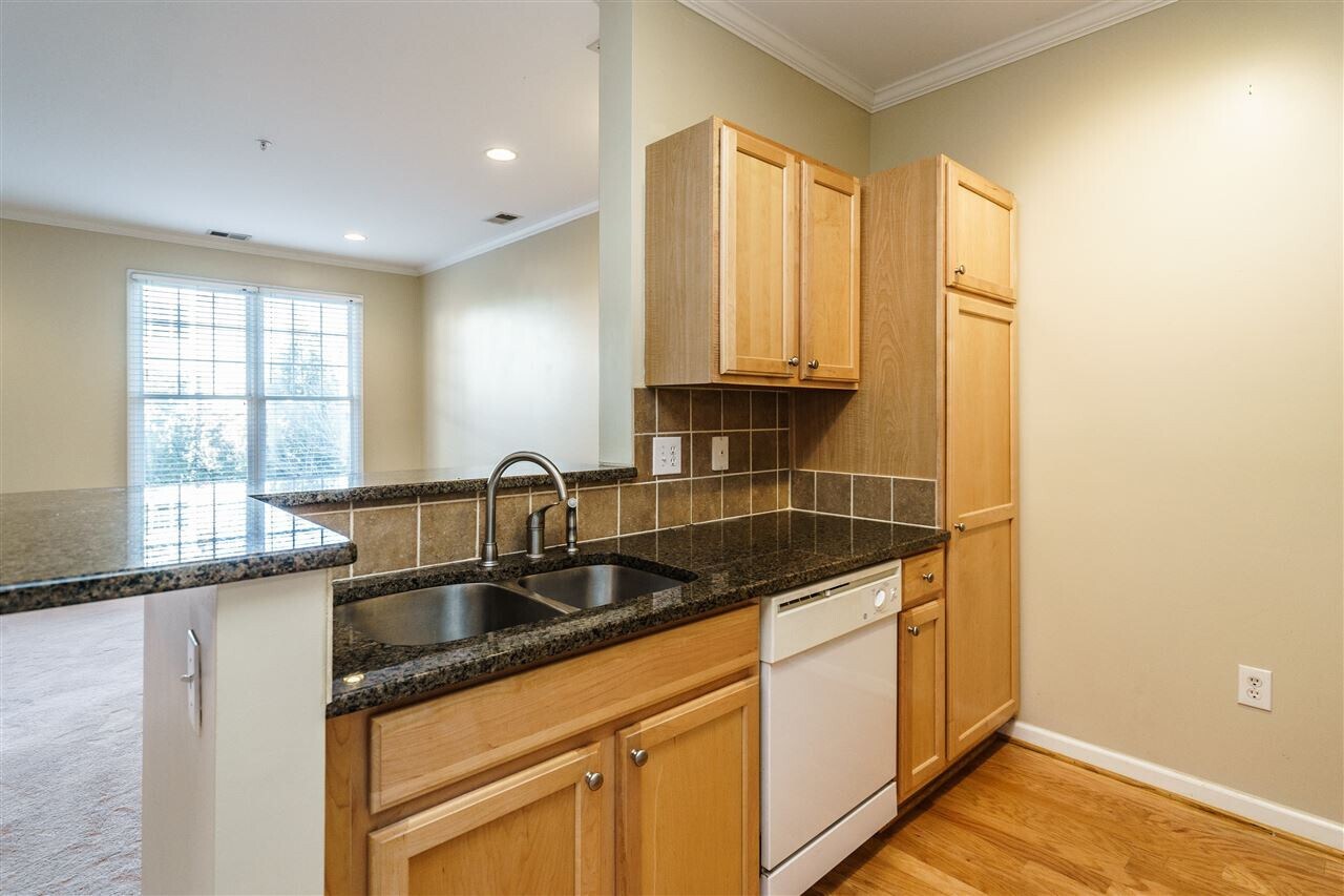 Building Photo - 800 Moratuck Dr