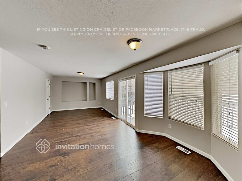 Building Photo - 3289 Blue Grass Cir